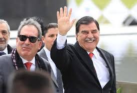 Mariano González se va y daña patrimonio de 50 familias