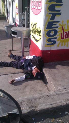 Policía de Chiautempan “tirado” de ebrio