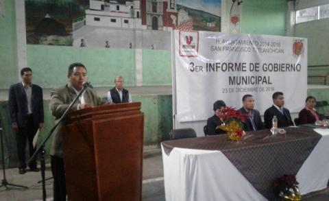 Con porras y gritos de apoyo, Mendoza Papalotzi rinde tercer informe imagen 1