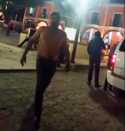 Mal perdedor llega borracho y golpea a policías en Texoloc imagen 1