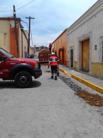 Tráiler se queda sin frenos y atraviesa centro de Tlaxco imagen 3