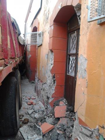 Tráiler se queda sin frenos y atraviesa centro de Tlaxco imagen 1