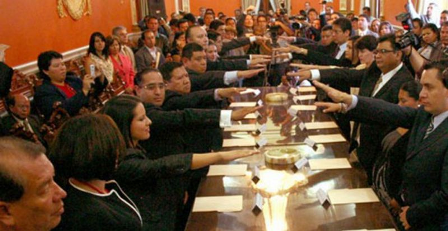 Empiezan a recibir notarios notificaciones de su reinstalación