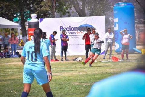 Arranca tercer torneo de fútbol convocado por el ayuntamiento de Apetatitlán imagen 7