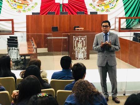 Omar Milton pretende que jóvenes se interesen por la política imagen 1