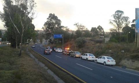 En aparatoso operativo de la Policia Acreditable detienen auto imagen 2