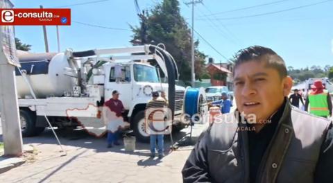 En Xaltocan, el alcalde atiende drenaje denunciado por vecinos y frena riesgo sanitario