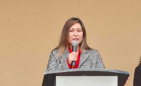 Cárdenas le da la espalda a Elena Macías; crecen las acusaciones y el hartazgo ciudadano
