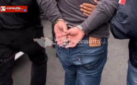 Pobladores de Huactzinco le dan su buena paliza a un presunto ladrón; lo rescata la policía