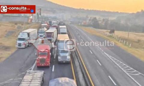 Unidad de Futura queda a merced de ladrones en tramo del Arco Norte y asaltan a pasajeros