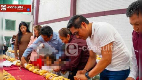 Alcalde encabeza partida de Rosca de Reyes en Tenancingo; hubo abundante convocatoria