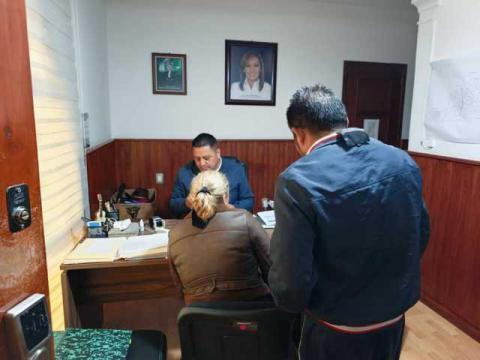 Entre peticiones y diálogo, vecinos encuentran en Valentín Meléndez un alcalde de puertas abiertas
