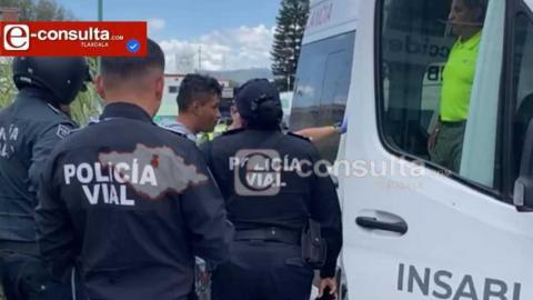 Hombre con debilidad visual cae a barranca en Chautempan, vecinos reclaman falta de señalética