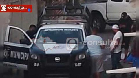 Policías echan loco en Xicohtzinco; pobladores detuvieron a un sospechoso