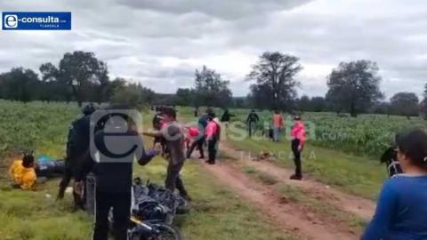 Estalla conflicto en Atlangatepec; se enfrentan pobladores y policías por bloqueo contra recicladora