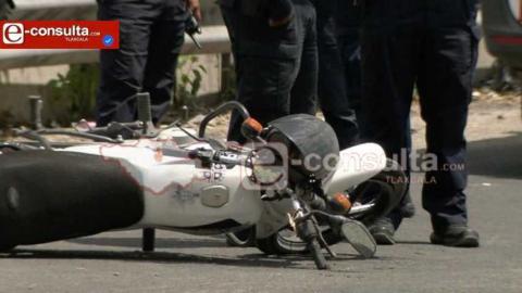 Vivió para contarlo, sujetos encapuchados balean a motociclista y queda herido, en Calpulalpan