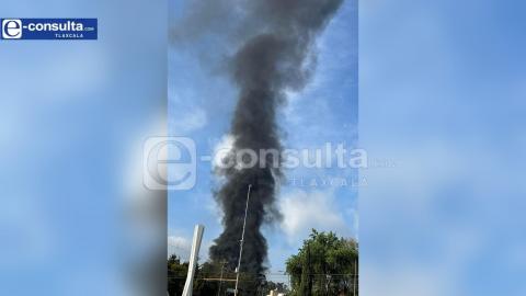 Incendio en la nueva torre de Rectoría de la UATx genera alarma, no hay personas lesionadas