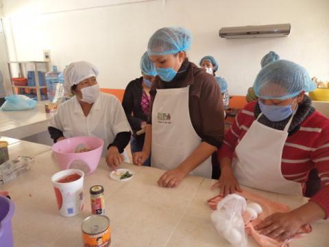 Inician en Tzompantepec capacitación a madres de familia de comités escolares imagen 4