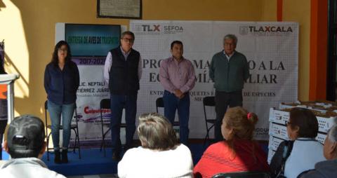 En Calpulalpan 200 familias se benefician con paquetes de aves de traspatio imagen 3