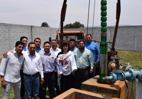 Encabeza edil de Panotla instalación de bomba agua en La Virgen