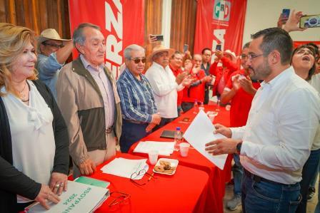 Héctor Martínez va por la diputación en Tlaxcala capital