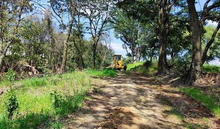 Gobierno de Papalotla mantiene trabajos para conservación de caminos