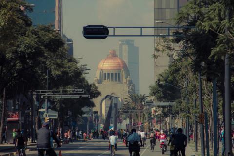 os capitalinos y visitantes se adueñan del paseo de la Reforma los domingos por la mañana os capitalinos y visitantes se adueñan del paseo de la Reforma los domingos por la mañana