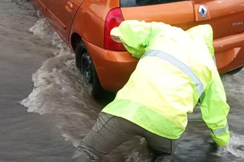 Intervienen áreas de gobierno de Huamantla tras fuerte lluvia