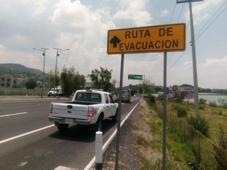 Ante caída de ceniza volcánica, refuerzan medidas de prevención
