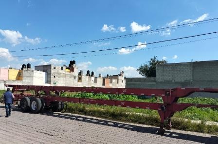 Aseguran dos porta contenedores con reporte de robo en la CDMX
