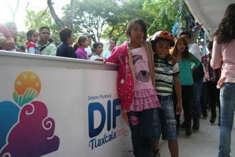 Invita ayuntamiento de Tlaxcala a disfrutar pista gratuita de hielo imagen 1