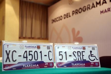 Se quejan del pésimo servicio para realizar el canje de placas