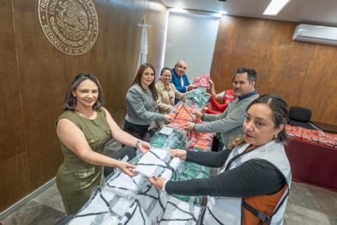 Entrega Anel Bañuelos 196 chalecos para brigadas institucionales de Protección Civil