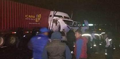 Pestañea e impacta a peregrinos