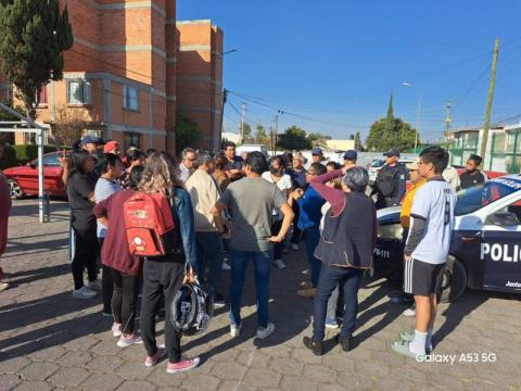 Policía de Apetatitlán asegura a trío de presuntas asaltantes imagen 2