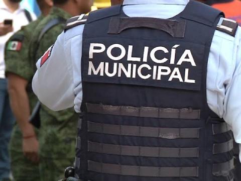 Detienen a policías armados de Apetatitlán que estaban fuera de servicio