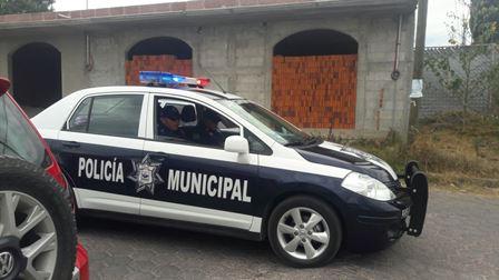 Policías amedrentan votantes en Chiautempan