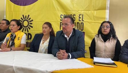 PRD advierte que no aceptará morenistas que le quieran jugar al vivo