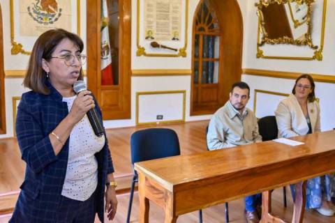 El Presidente Salvador Santos Cedillo entregó cheques a escuelas ganadoras del concurso desfile de primavera imagen 3