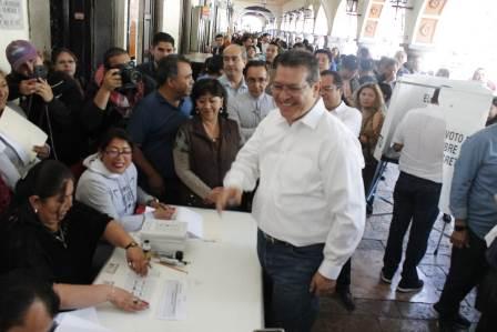Mena confía que el PRI saldrá fortalecido, pese al panorama nacional