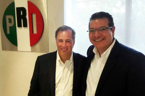 Asiste Marco Mena a registro de José Antonio Meade