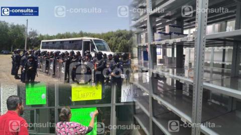 Protestan trabajadores por falta de medicamentos e insumos en hospitales de la SESA