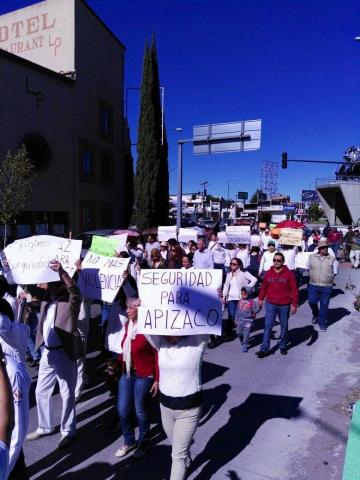 Con nueva marcha ciudadanos de Apizaco exigen mayor seguridad imagen 1