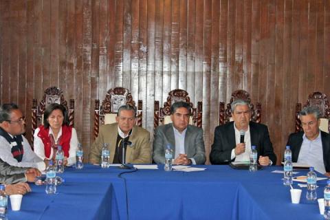 Propicia VHR dialogo entre Directivos y ex trabajadores de Calzado Sandak imagen 1