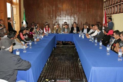 Propicia VHR dialogo entre Directivos y ex trabajadores de Calzado Sandak imagen 5