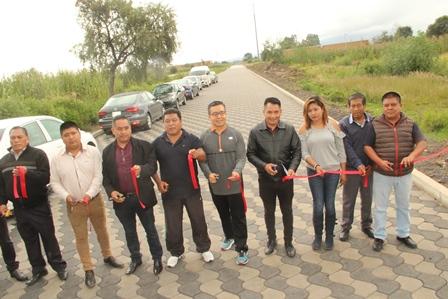 Alcalde mejora infraestructura carretera entre Quilehtla y Acuamanala imagen 1