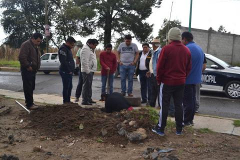Alcalde atiende problema de drenaje pluvial en el barrio de Calnahuac imagen 1