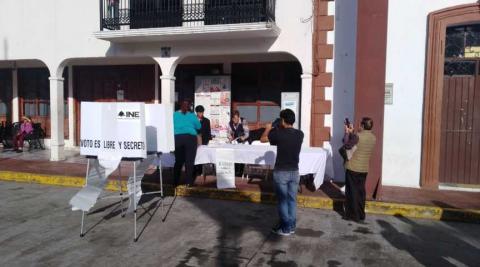 Noé Rodríguez vota en Calpulalpan imagen 11
