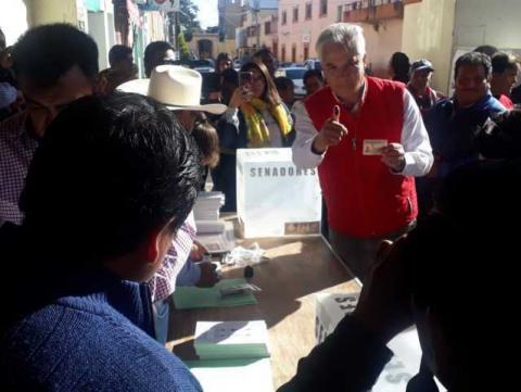 Noé Rodríguez vota en Calpulalpan imagen 15