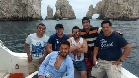Regidor perredista ambicioso se aumenta su salario para viajar